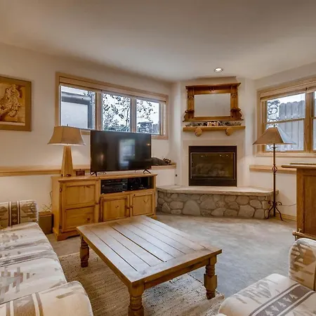Corral At Breckenridge #102E - Access To Hot Tub - Close To Town-2